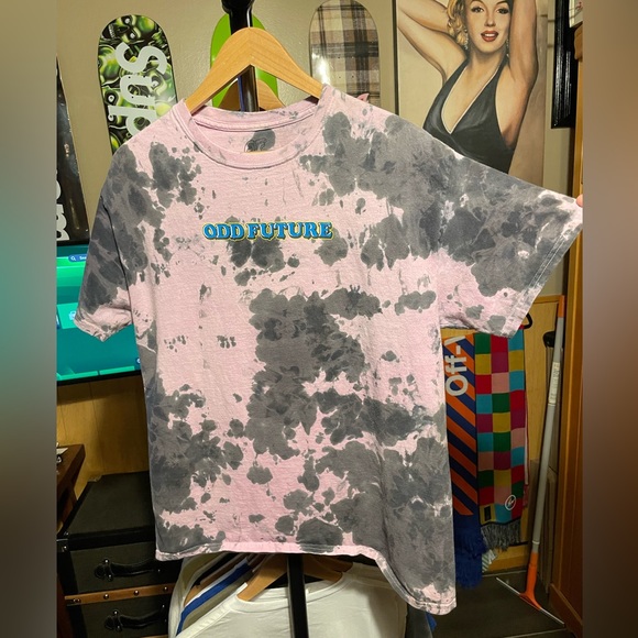 Santa Cruz odd future donuts size large pink, and black tie dye - Picture 6 of 7